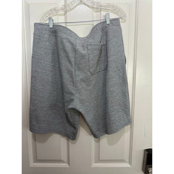 Polo by Ralph Lauren Men's Gray Heather Double Knit Tech Sweat Shorts Size 2XL - Picture 2 of 3